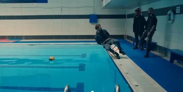 ukur final blmnde ahram' elini kolunu balayarak havuza att Yama' lmden Murtaza kurtard.