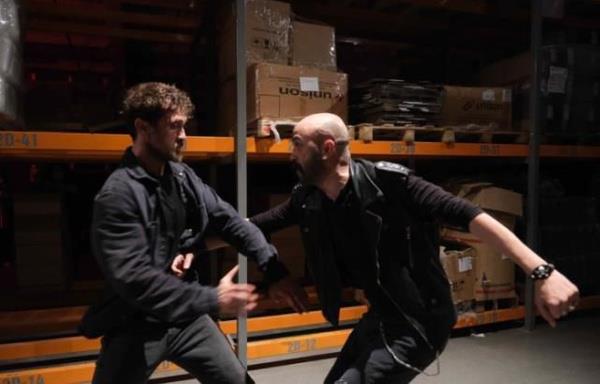 Yama ahram' arayarak teke tek kapmak istedi. Amcann itirazna ramen ahram Yama'n dedii yere geldi.