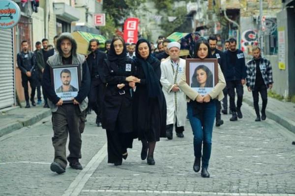 ukur'un final blmnde Aye'nin naan ukurdan karan Cumali, Akn'n ve dier Koovallar'n yanna getirdi.