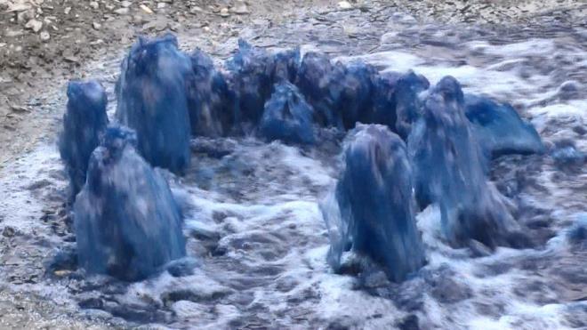 Esenyurt'ta fabrikalardan kanalizasyona braklan atklar rgarlardan fkrd.