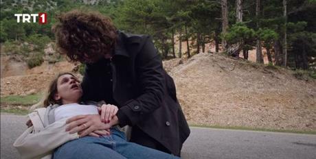 lerek diziden ayrlan oyuncu, Twitter hesabndan "unu bilmenizi isterim abuk sabuk unu dedi bunu dedi diye yazlan ve benim azmdan duymadnz hibir cmle gerek deil. nci'nin yolculuu burada bitti, her zaman kalbimde ayr bir yeri olacak." diyerek hakknda kan iddialara yalanlamt.