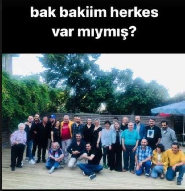 Ynetmen Onur nl daha sonra, setten bir fotoraf daha paylat. Dizi ekibinin yer ald fotoraftakilerin neesi gzlerden kamad.