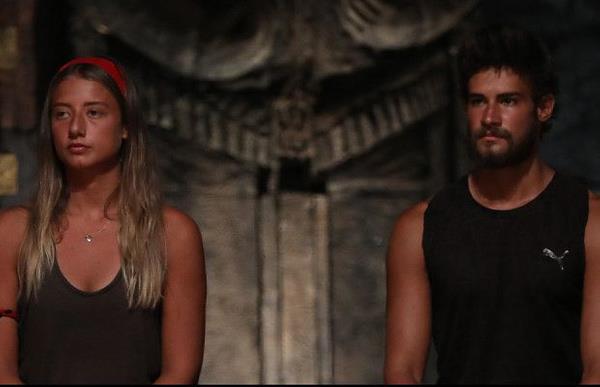 Survivor 2021'de dokunulmazlk oyunu heyecan yaand. Yarmaclar haftann ikinci dokunulmazlk oyununu almak yart. Dokunulmazl kazanan Berkay Survivor eleme aday olarak Aleyna'nn ismini verdi. Bylece Aleyna, Batuhan'n ardndan ikinci eleme aday olduu Survivor reytinglerde zirve yarndan koptu.  <br>  te perembe gn reytingleri...
