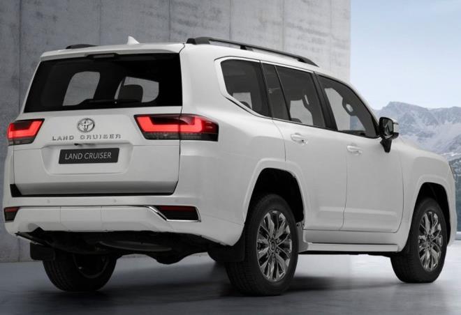 Dnyada ilk kez yeni Land Cruiser?da yer alan Elektronik Kinetik Dinamik Sspansiyon Sistemi (E-KDSS) optimum dikey tekerlek hareketinin elde edilmesini salayarak zorlu zeminlerdeki yol tutuunu iyiletiriyor.