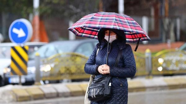 Bugn hava nasl olacak?  <br>  Meteoroloji Genel Mdrl tarafndan yaplan son deerlendirmelere gre: Marmara, Ege, Bat Akdeniz,  Anadolu, Bat ve Orta Karadeniz, Dou Karadeniz'in i kesimleri, Ardahan evreleri ile Adana'nn kuzey ve Kahramanmara'n bat kesimlerinin yerel olmak zere saanak ve gk grltl saanak yal geecei tahmin ediliyor. Yalarn; Marmara'nn gney ve dousu (stanbul Anadolu Yakas, Kocaeli, Sakarya, Yalova, Bursa, Balkesir, Bilecik, anakkale'nin dousu),  Ege (Ktahya, Afyonkarahisar, Uak, Denizli, Manisa'nn dousu), Gller Yresi (Isparta, Burdur),  Anadolu'nun kuzeybats (Ankara, Eskiehir, ankr), Bat Karadeniz (Bolu, Dzce, Zonguldak, Bartn, Kastamonu) ile orum evrelerinde kuvvetli (21-50 kg/m2), Bat Karadeniz'in i kesimlerinde yerel olarak ok kuvvetli (51-75 kg/m2) olmas bekleniyor.