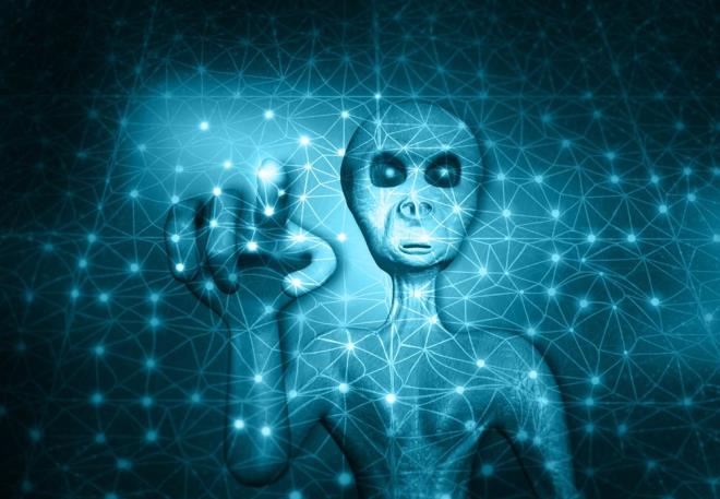 "70'LERDE NSANLIK BUNA HAZIR DELD, ANCAK GNMZDE DURUM DET"    Sandberg, insanln uzayllar bulmak iin Dyson krelerini aramasn belirterek, "Freeman Dyson makalesinde aslnda, iletiim amal olmayan endstriyel faaliyetler aramak isteyebileceimize iaret ediyor. Buna gre, sadece uzayllar normalde doada gremeyeceimiz yaplar yaratyorlar. Dyson kreleri,  60'larda ve 70'lerde lgn bir fikirdi. nsanlar buna gerekten hazr deildi. Artk gnmzde durum deiebilir? ifadelerini kulland.