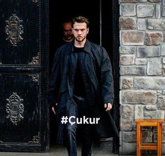 O yzden; ?Aile her eydir.? Elence, stres, hzn, oka yorgunluk ve oka sevgi ama ?3-2-1 kayt? dendiinde; herkes iinde? Hem de btn yreiyle