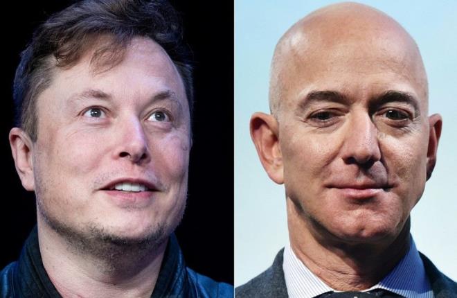 Amazon'un kurucusu Bezos?un Dnya?ya dnmesini engellemek iin imza kampanyas balatld - 6  ELON MUSK'I GERDE BIRAKARAK UZAY YARIINDA LDER HALNE GELMEY HEDEFLYOR    Bununla birlikte, Blue Origin u ana kadar 15 insansz uuu tamamlad. Bezos, planlad kiisel gezisinin sonucunda, rakip teknolojisi giriimcisi ve Tesla ile SpaceX?in CEO?su olan Elon Musk arasndaki uzay yarnda lider durumda olmay hedefliyor.