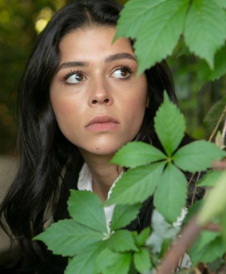 15 sezondur ekranda olan diziden iki nemli ismin ayrlaca haberleri de kulislere dt.