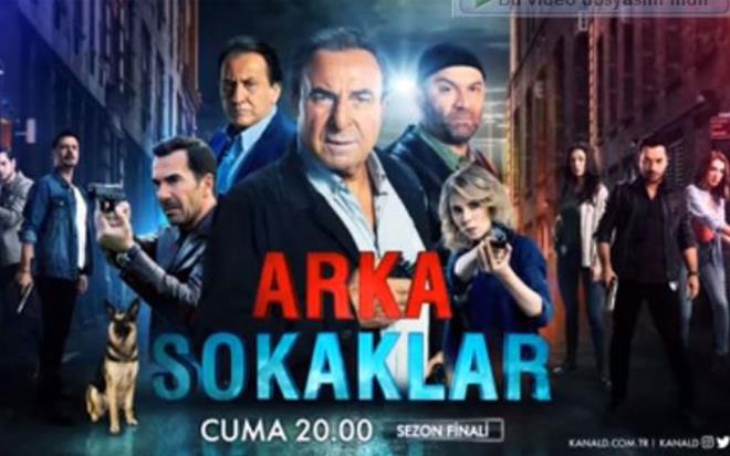 Selin ve dierleri aresizce mekan dnda rpnyorlar.