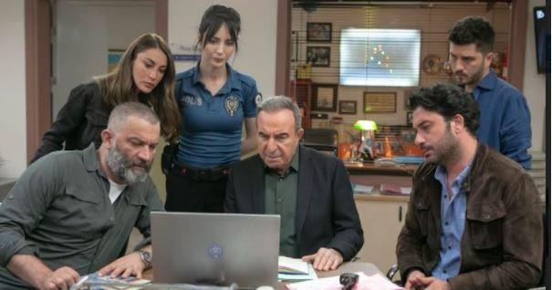 Arka Sokaklar dizisi 15. sezonu 2 ayrlkla sarslrken, daha nce de Metin karakterini canlandran Furkan Gksel ekibe veda etmiti.