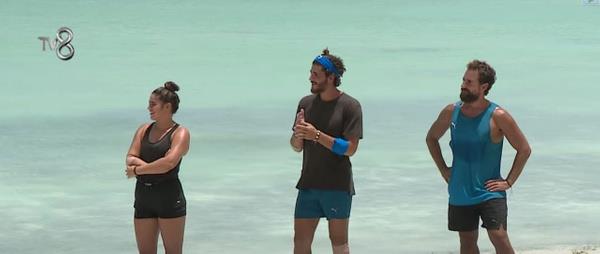 Byk final ncesi dokunulmazlk oyunu Survivor'da her geen gn daha ok nem kazanrken yarmaclar gecenin oyununu almak iin adeta cann diine takt sevilen yarma reytinglerde umduu baary salayamad.   <br>  te sal gn reytingleri...