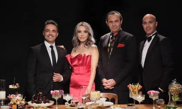 Ayhan Sicimolu, Arda Trkmen ve Ali Ronay'n jri koltuunda oturduu, sunuculuunu yk Serter'in stlendii Fox TV'nin yeni program ef Akademi reytinglerde ilk 10'a giremedi.