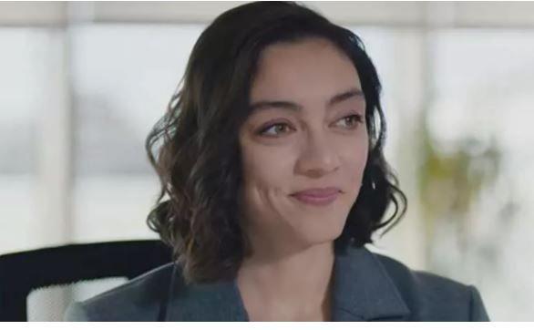 lk sinema deneyimi "Bir ses bler geceyi" filminde, Cem Davran ile yapan Dizdar, Kavak Yelleri, Geni Aile, Bir Yastkta, Doksanlar, lgn Dershane niversite'de gibi balca dizilerin yan sra, son olarak Be Karde dizisiyle seyircileriyle bulumaktadr. Ayrca TRT OCUK kanalnda Arkadam Bd ve 23 Nisan enlie doru adl ocuk programlarnn sunuculuunu stlenmitir.