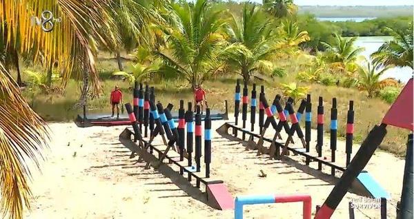 Byk finale sayl gnler kala yarmaclar, bu akam haftann nc dokunulmazlk dl iin kyasya mcadele ettii Survivor reytinglerde hsrana urad.