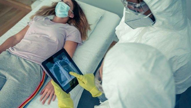 2 MLYON KNN VERLER NCELEND    ABD?de yaplan yeni bir alma, yeni tip corona virs (Covid-19) ile enfekte olan kiilerin yaklak drtte birinin (yzde 23), hastal atlattktan bir ay ya da daha uzun bir sre eitli salk sorunlar yaadn ortaya koydu. Kar amac gtmeyen bir kurulu olan FAIR Health tarafndan yaplan alma yaklak 2 milyon kiinin salk kaytlarn inceledi.