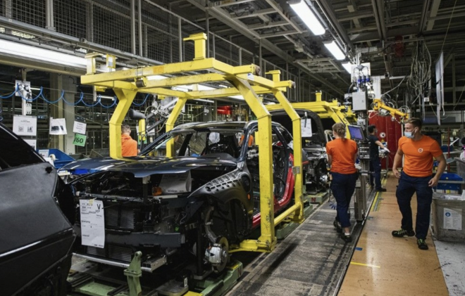 FOSLSZ ELK ARATIRMASI  Benzer bir admda Volvo?dan geldi.  Volvo 2040 ylna kadar iklim ntr bir irket olma abasnn bir paras olarak sveli elik reticisi SSAB ile aralar ve bileenleri iin fosilsiz eliin gelitirilmesini aratracan aklad.