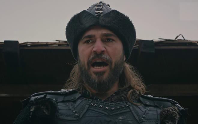 TRT 1'de 5 sezon boyunca ekrana gelen Dirili Erturul dizisinde Erturul Gazi rolyle n yurt dna yaylan 41 yandaki Engin Altan Dzyatan getiimiz aylarda Pakistan? ziyaret eden Engin Altan Dzyatan nemli bir markayla ibirlii yapmt.