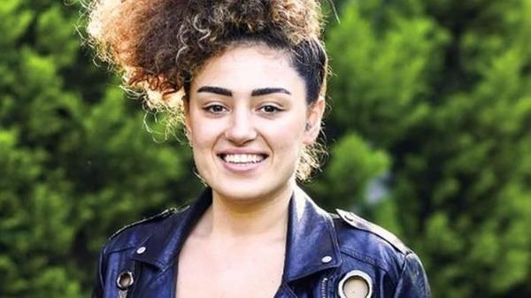 tak, 6 yl nce babasnn ameliyatyla ilgili kendisine sorulan soruya "lgilenmiyorlar ki ilgileneyim. Beni arayan soran yok, ben nasl arayaym" diyerek sitem etmiti. Yllar iinde sorunlar yaayan baba-oul 2016 ylnda buzlar eritmiti.