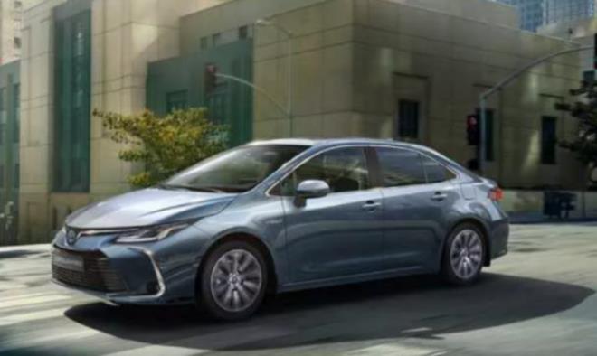 TOYOTA/ Yeni Corolla 1.5 Vision/ Liste fiyat 220.200 TL---- Yaris 1.5 Dream Multidrive S/ Liste Fiyat 219.650 TL