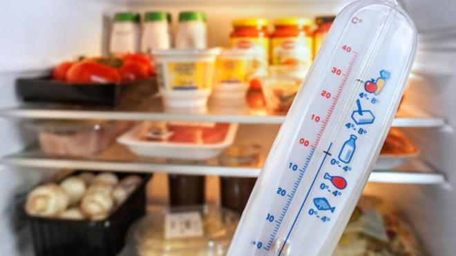 1-Ellerinizi sk sk ykayn<br>  Ellerimizle gn ierisinde hastalk etkeni olan her trl zemine temas ediyoruz. Bunun sonucunda da ellerimizden pek ok hastalk bulaabiliyor. rnein lavaboya giren bir kii ellerini kurallara uygun ykamadnda zararl tm mikroorganizmalar ellerinde kalyor.