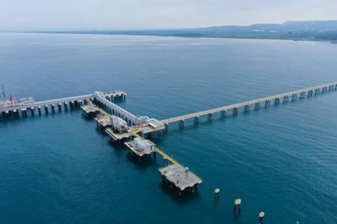 BOTA'n gnlk 37 milyon metrekp kapasiteli Marmara LNG Terminali'nin yan sra, yine zmir Aliaa'da yer alan Egegaz LNG Terminali de sisteme gnlk 40 milyon metrekp doalgaz verebiliyor. Bylece, Trkiye'deki LNG ve FSRU tesisleriyle sisteme verilebilen gnlk doalgaz kapasitesi 133 milyon metrekp buluyor.
