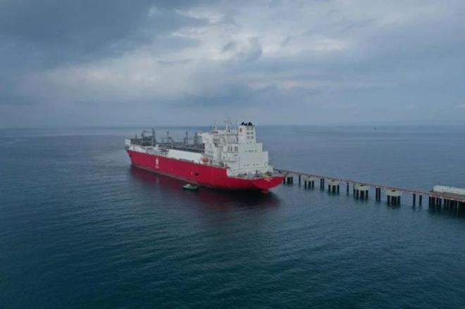 Enerji ve Tabii Kaynaklar Bakan Fatih Dnmez, dn yapt aklamada, Erturul Gazi FSRU Tesisi'nin tek bana Hatay ve Osmaniye'nin konutlarnn 1 yllk ihtiyacn karlayabileceini ifade etmiti.