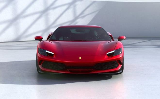 Ferrari bu arata da dier modellerinde kulland 8 ileri ansmana yer vermi. Aracn elektrik motoru ise 7.45 kWsa kapasiteli bataryadan g alyor. Ara sadece elektrik gcyle 25 kilometre yol alabiliyor.