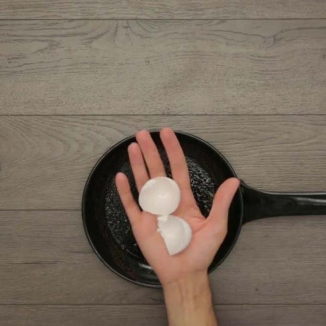 Dibi tutmu tavann zm bir yumurtann kabuu...