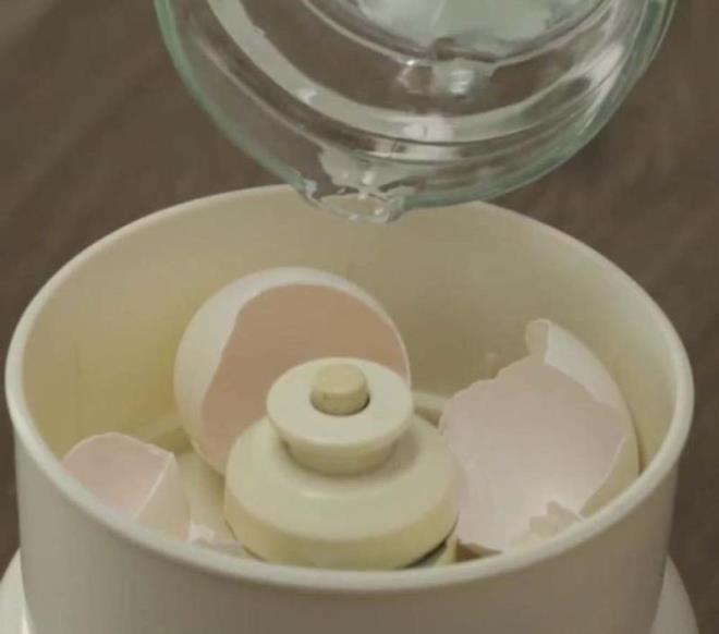 zerine oda scaklnda su dkn ve rondoyu altrn.