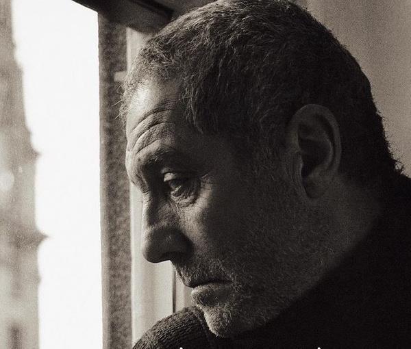 Onayladklarnz neler?  <br>  Salk sistemi ok ktyd, dzelttiler. Eskiden SSK hastanelerinde ylan gibi kuyruklar olurdu ve girmezdiniz hastaneye. Muayene olmak lmden beterdi. Salk sistemi imdi iyi. Yollar yaptlar. Bu yollar lazm myd bilemiyorum ama ben arabama atlayp gittiim zaman rahat ediyorum, rahat ediyorsam doru demektir. Ama pandemi sreci iin eletirmem nk ok zor bir dnem.