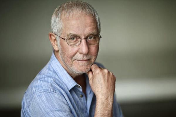 Genelde ok eletiri yapan biri misiniz?  <br>  Ben yaratlan hibir korku ikliminden korkmam nk ben dorular sylerim. Pandemi srecinde ben hkmeti sizce neden eletireyim? Sonuta bir virs sz konusu ve bu sadece bizim deil dnyann sorunu. Virs bu iktidar yaratmad. Virsten bamsz konuursak; bu hkmetin onayladm pek ok icraat olduu gibi onaylamadm taraflar da ok.