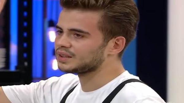 Yarmaclar tekrardan bireysel dokunulmazlk iin mcadele ettiler derken, Furkan yemeini yetitiremedi. Furkan, muhtemelen ne olursa olsun mcadeleyi brakmamak, kt de olsa ?En azndan bir tabam olsun? mantyla pek de ho gzkmeyen taban eflerin nne koydu.