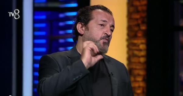 Mehmet ef'in'kafas att'  <br>  "Balk derisini nasl trdatyorsak, bu eti de ayn ekilde tavada kzartrsn, mhrlersin ki kuzunun lezzetini alrsn" diye sze girdii anda, yarmac aday "efim zr dileyerek lafnz kesiyorum" diye araya girip, kendi kulland teknii savunmaya balaynca Mehmet ef'in adeta 'kafas att.'