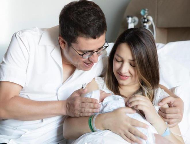 Gzel haberi sosyal medya hesabndan duyuran brahim Bykak, altna bu notu dt:  <br>  Olumuz 'Aslan Oktay' dn akam dnyaya geldi&#128591;<br>  Kendisinin de, annesinin de sal iyi ok kr&#129535;<br>  Gzel dilekleriniz iin hepinize ok teekkr ederiz&#128525;<br>  Canmz olumuz seni ok seviyoruz&#128156;