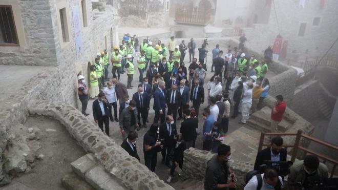 88 yl arann ardndan, manastrda 2010 ylnda binlerce kiinin katlmyla dzenlenen ayini, Fener Rum Patrii Bartholomeos ynetmiti.