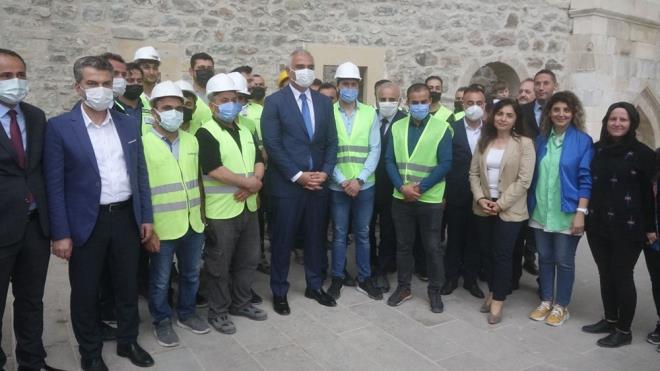 Manastrn ziyarete almas ile Ana Kaya Kilisesi?nin sanda yer alan 10 apel, an kulesi, misafirhane, kei ve renci odalar, mahzen ve benzeri yaplar 5 yl sonra ziyaret edilebilecek.