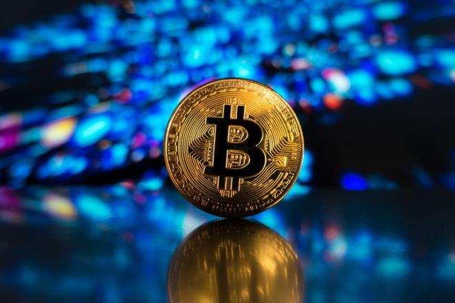 Bu ilginin ardndan son aylarda ise Bitcoin'de ciddi deer kayb yaand. Nisan aynda 63 bin dolarla tarihi zirvesini gren kripto para birimi, son haftalarda 30 binli seviyelerden ilem gryor.