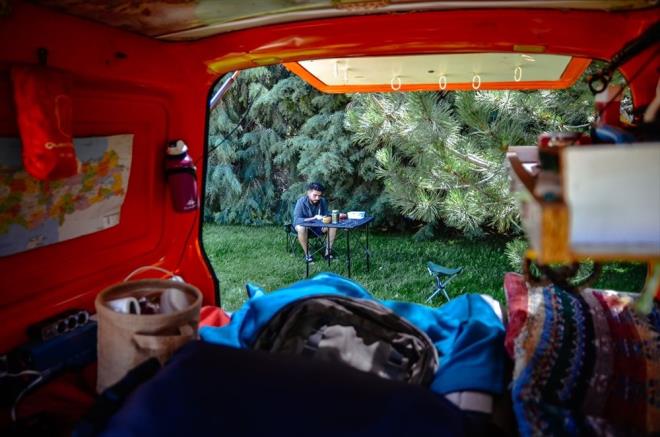 Avar, yle devam etti:    "Bu yl psikoloji mezunu olacam. leride psikoloji ve kamp birletirmek istiyorum. Psiko-kamp tarznda bir etkinlik dnyorum. Bu ekilde insanlar doaya ekmek istiyorum. Pandemiyle insanlar doann nemini anlad. Doaya bir ka, yneli oldu ama bunu tam anlamyla yapamadlar. nk ellerinden tutan insanlar yok. Bunu iyi yapan insanlara ihtiya var. Ben de psikoloji ve kamp birletirip insanlar doaya ekmek istiyorum"