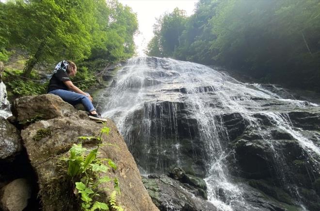 Covid-19 dolaysyla vatandalarn doaya hasret kaldn vurgulayan Demircan, "1,5 seneye yakndr lkemiz ve dnya maalesef ki corona virs pandemi sreci yayor. Trkiye'nin en uzun elalesi olan Gzeldere elalesi'ni temizledik ve misafirlerimizin hizmetine gzel bir ekilde braktk" dedi.