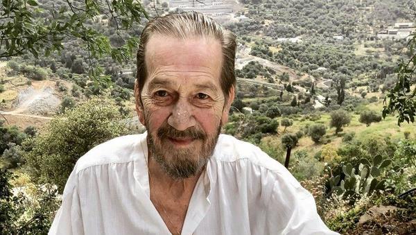 Usta tiyatrocu anjiyoya bal olarak gelien komplikasyon nedeniyle Taksim Eitim ve Aratrma Hastanesi'ne kaldrld.