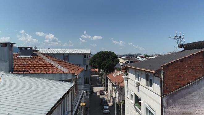 'iftlik Bank'n kurucusu Mehmet Aydn, Interpol'n 'en ok arananlar' listesindeydi. Interpol'n sayfasnda yer alan bilgilere gre Aydn, 'elektronik ortamda deme sistemleri araclyla hrszlk yapma', 'kooperatif kurarak insanlar aldatma', 'suunu finans etmek iin organizasyon kurma', 'taahht vererek toplanan varlklar aklama' ve 'vergi yasann ihlali' sulamalaryla aranyordu.