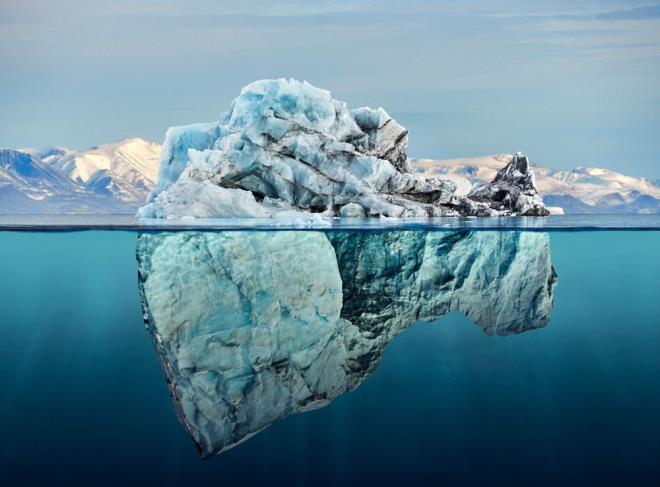 ALBEDO ETKS HAKKINDA    Bu durum meydana geldike, albedo (veya yanstma) etkisi azalyor, nk karanlk okyanus sular, daha hafif olan deniz buzundan daha fazla s emiyor. Sonuta, karada ve okyanuslarda scaklk artyor.    Nihayetinde, bilim insanlar, geleneksel olarak karla kapl blgelerde artan erime miktarnn bir "devrilme noktasn" tetikleyeceinden korkuyor. Bu noktada, atmosfer snmasn geri almann bir yolu yok.