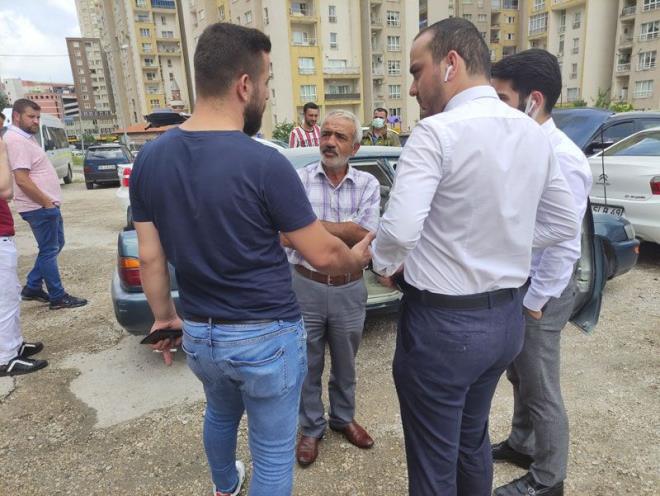 Satn alaca ara otoparkta bilinmeyen bir sebeple alev ald. Aracn yandn gren otopark grevlisi yangn tpyle yanan araca mdahale edip yangn sndrd.