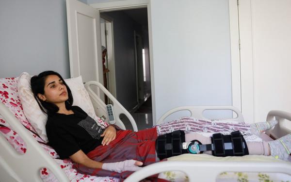 "Olay gecesi Samet annesini darp etti. Kaynvalidem irinevler'e kam. Ben de kzm almak iin evlerine gittim. Samet indi aaya 'Ne istiyorsun?' dedi. 'ocuumu almak istiyorum' dedim, dememe kalmad bana bir tokat att. Ben ne olduumu, kim olduumu, nerede olduumu unuttum."