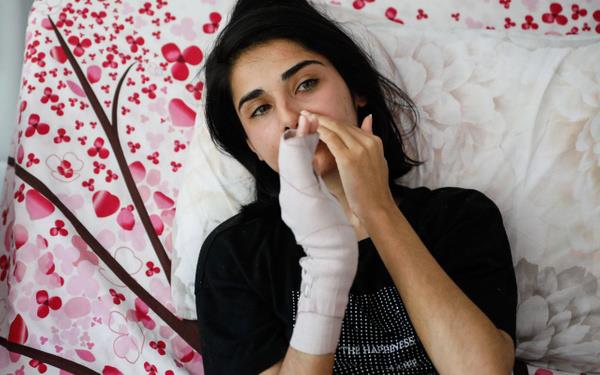 Kz ve annesiyle ayn evde kalan Sabiha Mutlu "Kzma 'evlenme' demem ama umarm karsna babas gibi bir insan kmaz. Geceleri arlarmdan uyuyabilirsem, bu seferde ryamda Samet'ten kayorum. Ryalarmda srekli ona aklamalar yapyorum. Ryalarmda ona 'Yapma,etme' diyorum. Ondan hep merhamet dileniyorum. Kurunlandm gn olduu gibi ryalarmda da merhamet dileniyorum" diye konutu.