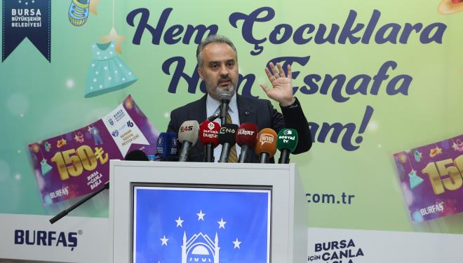 Sreci el birliiyle aacaz<br>  Esnafa can suyu olacak projeyle ilgili olarak Bursa Bykehir Belediye Bakan Alinur Akta, BESOB Bakan Arif Tak, Ayakkabclar Odas Bakan brahim Aytekin ve Hazr Giyiciler Odas Bakan Fikret zta arasnda protokol imzaland. mza treninde konuan Bykehir Belediye Bakan Alinur Akta, pandemi nedeniyle sadece Trkiye'nin deil tm dnyann zorlu bir sreten getiini, bu sreci en az hasarla atlatabilmek iin her zaman esnafa destek olmaya altklarn syledi. Ramazan Bayram ncesinde mahalle bakkallarna ynelik dzenledikleri kampanyann ok olumlu tepkiler aldn hatrlatan Bakan Akta, 'Biz 1 yl akn sredir yardmlarmz Kart 16 zerinden yapyoruz. stiyoruz ki ihtiya sahipleri istedikleri yerlerden ihtiyalarn karlasn ayn zamanda kk esnafmz da kazansn. Biz grnt vermek, poz vermek iin deil, gerekten destek vermek iin esnafmzn yannda olduk. Bu projeyi de 15 bin yardm ekiyle balattk ancak esnafmz projeye sahip kt srece bu sayy artrabiliriz. Bu skntl sreci elbirliiyle aacaz. Projenin hem ihtiya sahiplerine hem de esnafmza hayrl olmasn diliyorum' dedi.