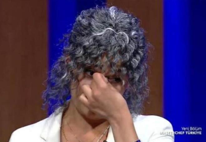 Gzyalarna hakim olamad iin abla, eflerden zr diledi.