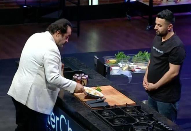 Domates soslu karidesli bir souk tabak hazrlayan yarmac, tadm srasnda byk bir ok yaad.