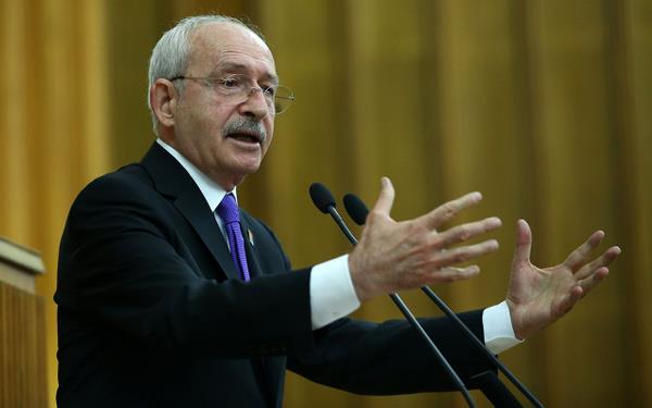 Kantar Medya - Adex Basn lm Aratrmas sonularna gre; CHP'nin elindeki tm belediyelerin senkronize ve zel bir denge gzetilerek CHP yanda gazetelere reklam datt belirlendi. Bu arada reklamlardan aslan payn alan gazetelerin zellikle CHP'nin piyasaya srd yalanlar organize bir biimde manetlerine tayarak yalan terrne anak tutanlar olmas dikkat ekti.